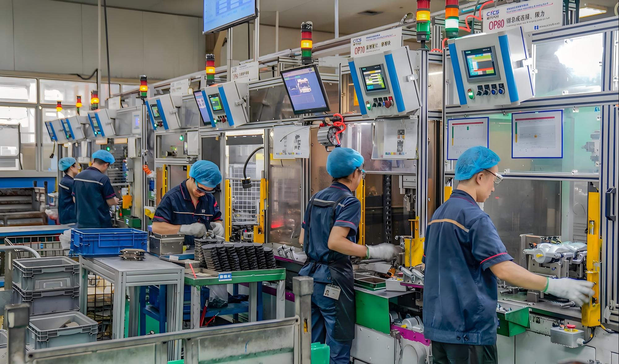汽车制造、电子化工等行业，德沃工控触摸屏成效率提升关键！