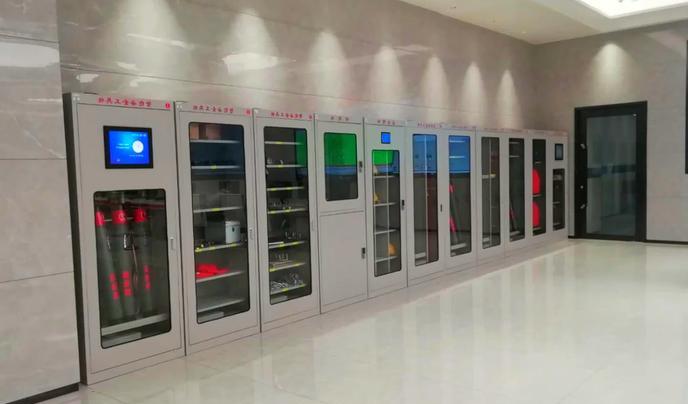 空间优化新方案，德沃智能室内柜实现高效存储与设备集成